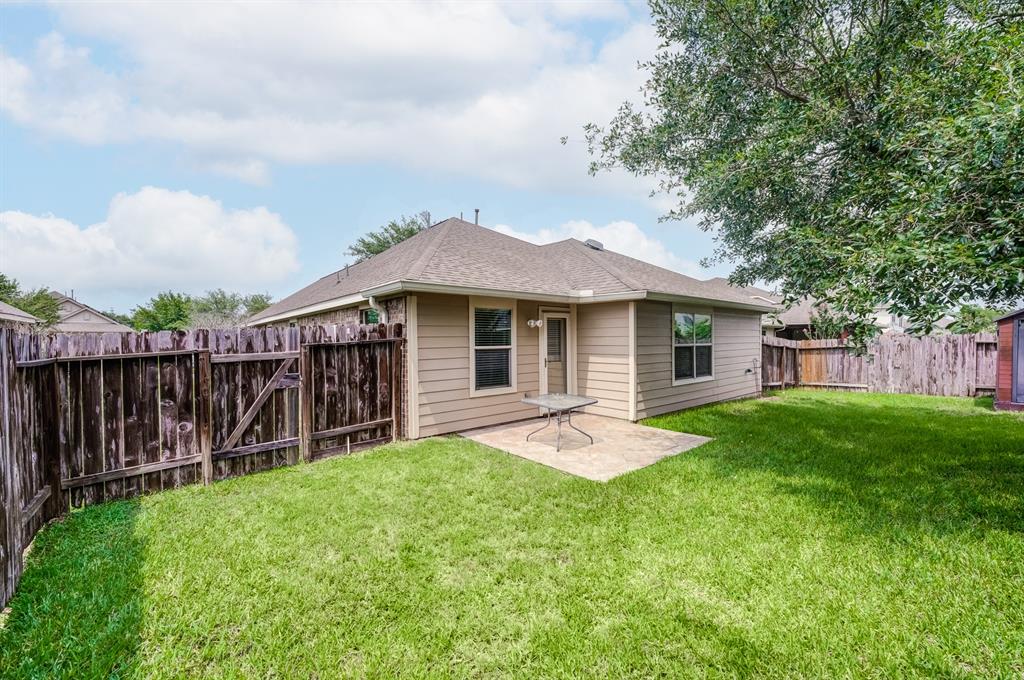 8639 Sweet Pasture Drive, Tomball, Texas image 5