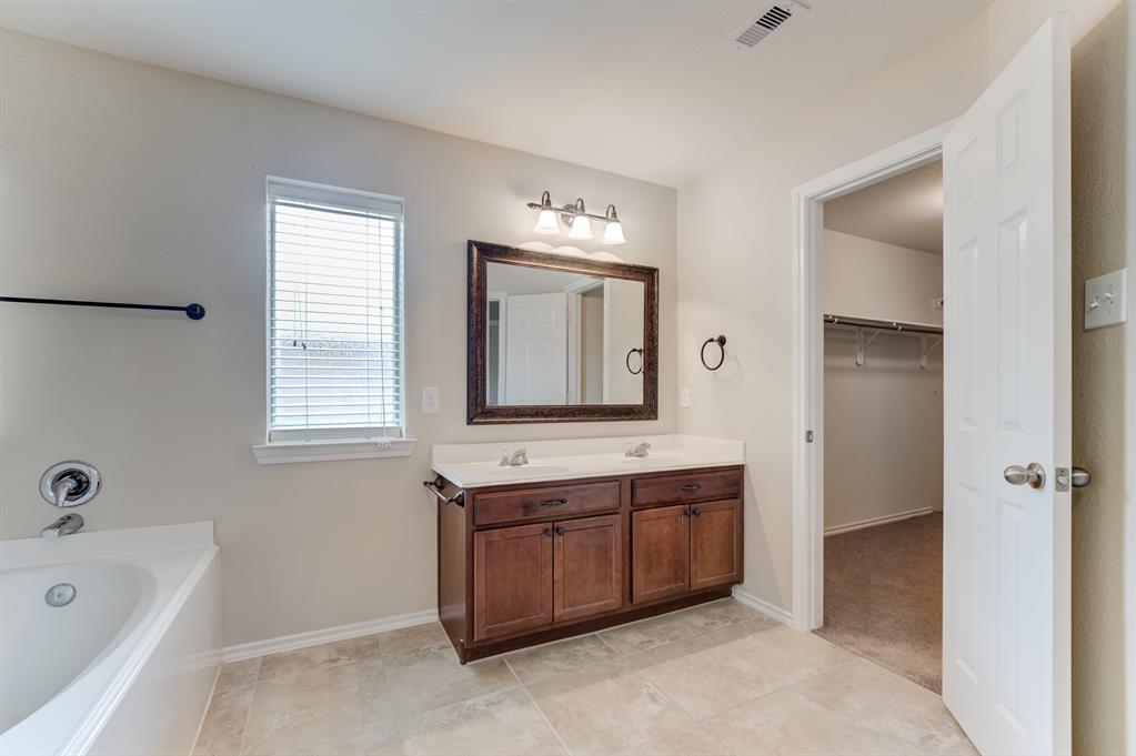 8639 Sweet Pasture Drive, Tomball, Texas image 26