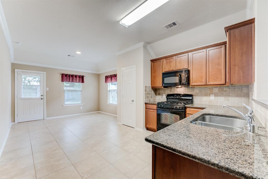 8639 Sweet Pasture Drive, Tomball, Texas image 16