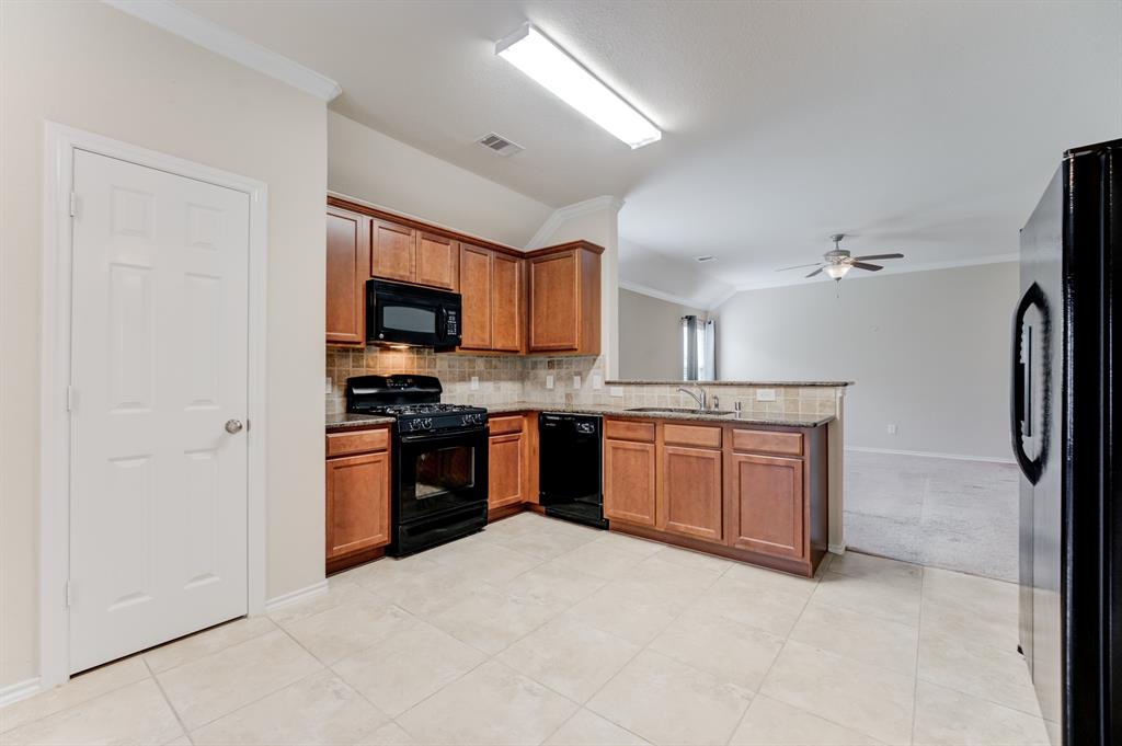 8639 Sweet Pasture Drive, Tomball, Texas image 21
