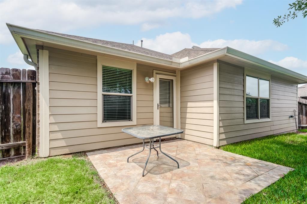 8639 Sweet Pasture Drive, Tomball, Texas image 9
