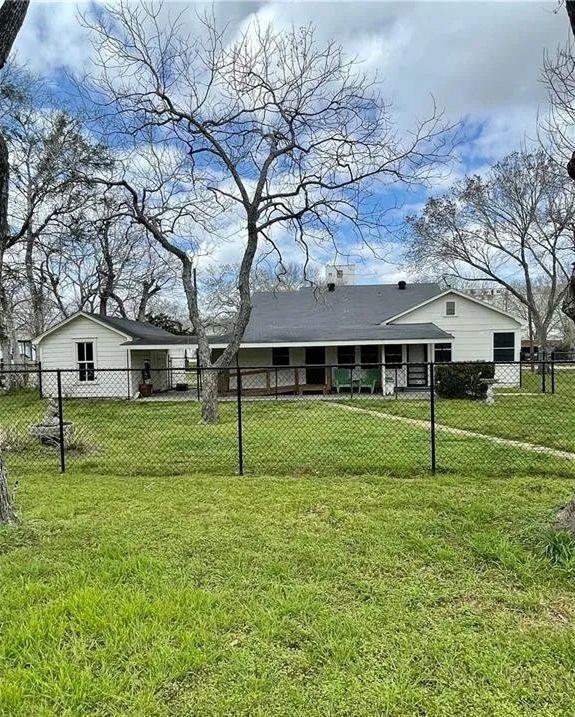 311 E Putnam, Ganado, Texas image 9