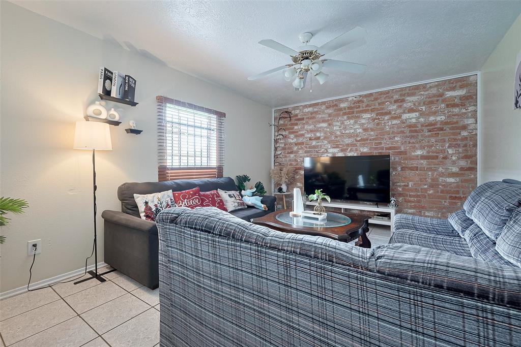 12223 Sharpview Drive, Houston, Texas image 10