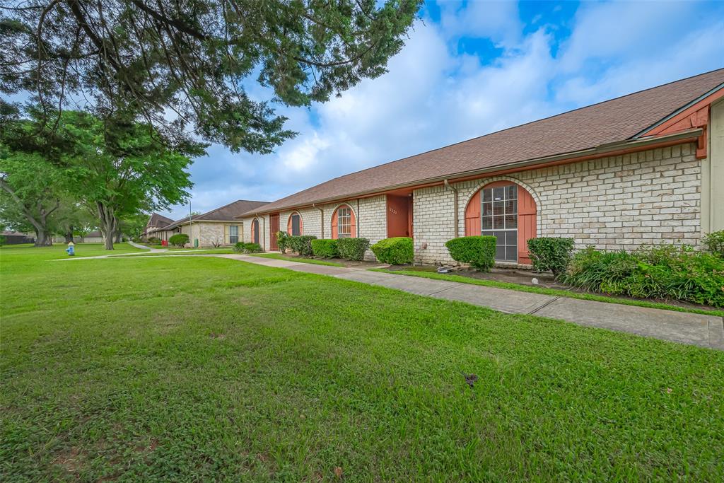 12223 Sharpview Drive, Houston, Texas image 5