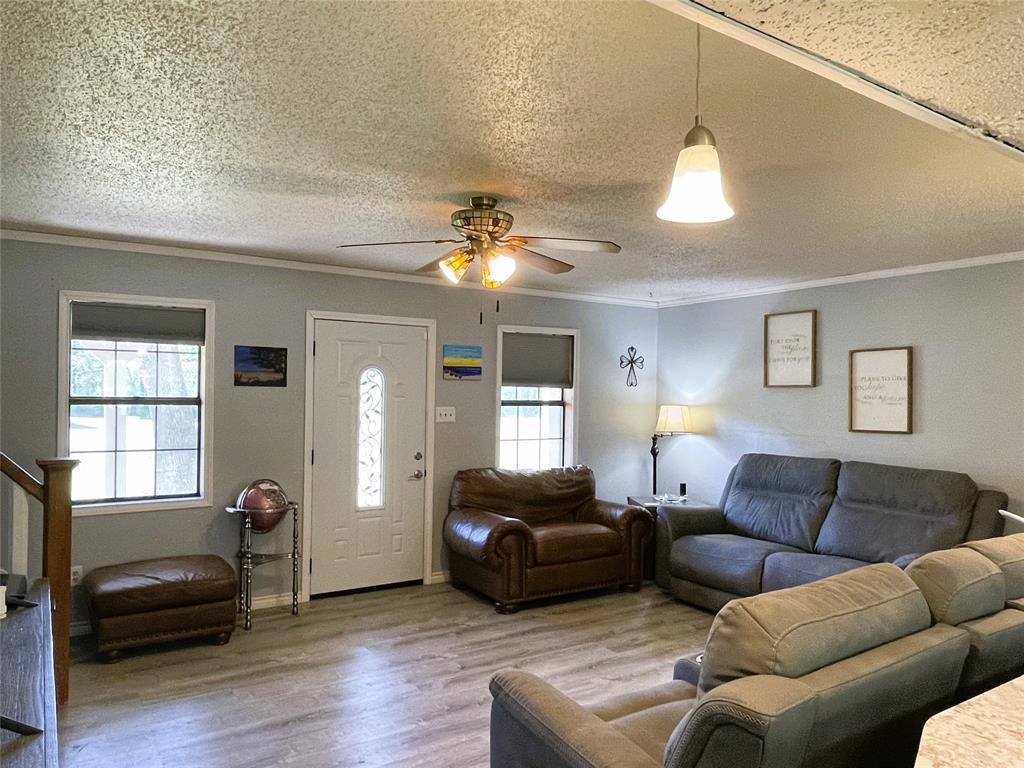806 Robindale Lane, Fairfield, Texas image 5
