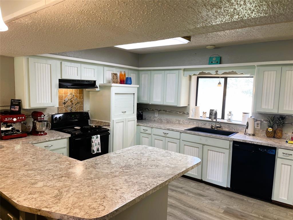806 Robindale Lane, Fairfield, Texas image 11