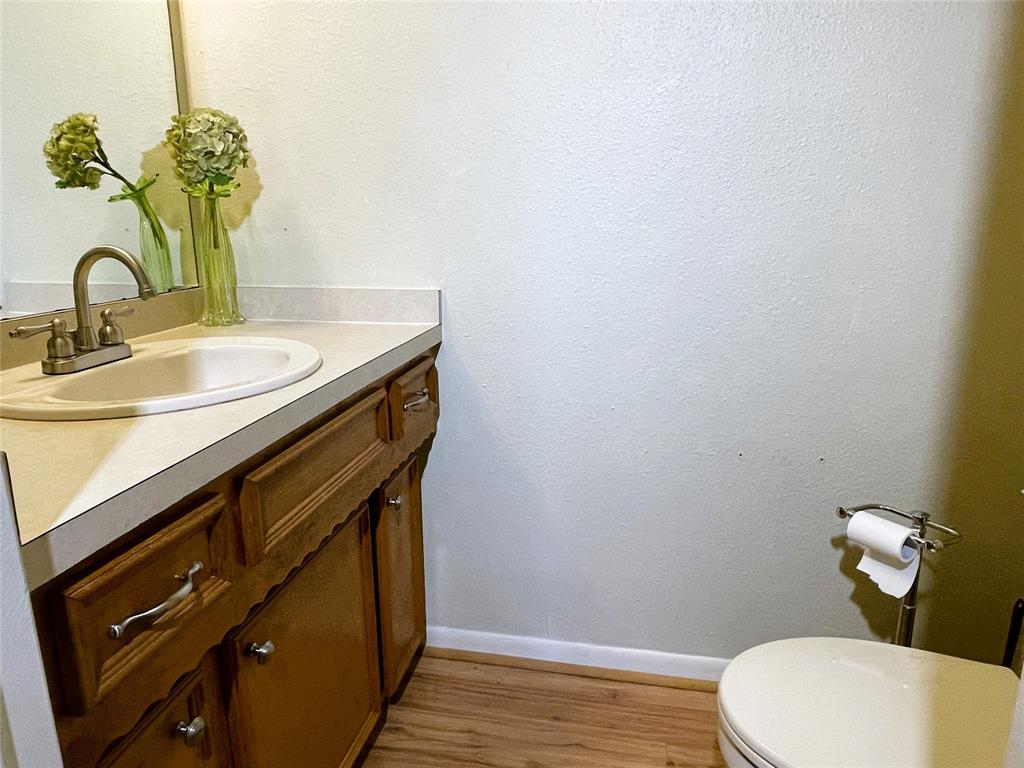 806 Robindale Lane, Fairfield, Texas image 32