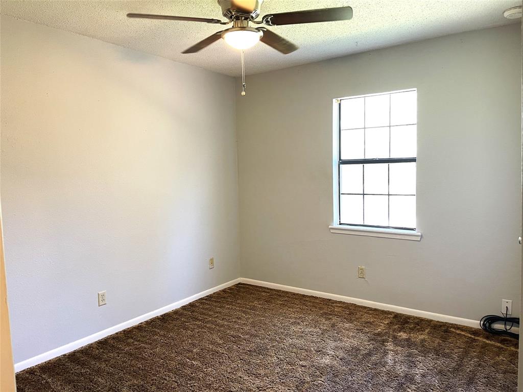 806 Robindale Lane, Fairfield, Texas image 28