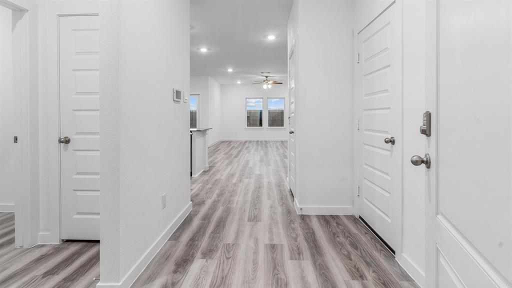 308 Robin Street, Angleton, Texas image 2