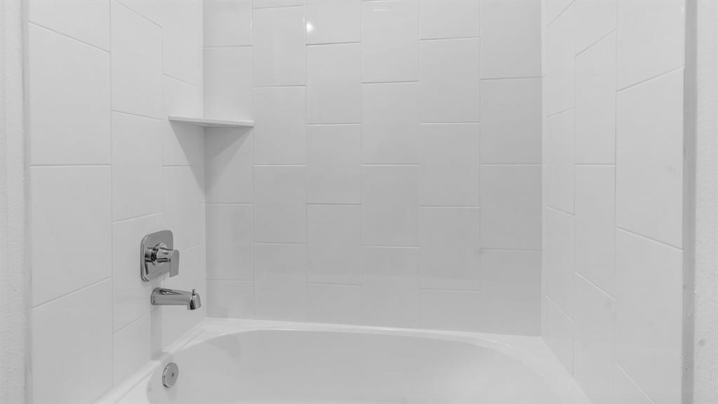 308 Robin Street, Angleton, Texas image 16