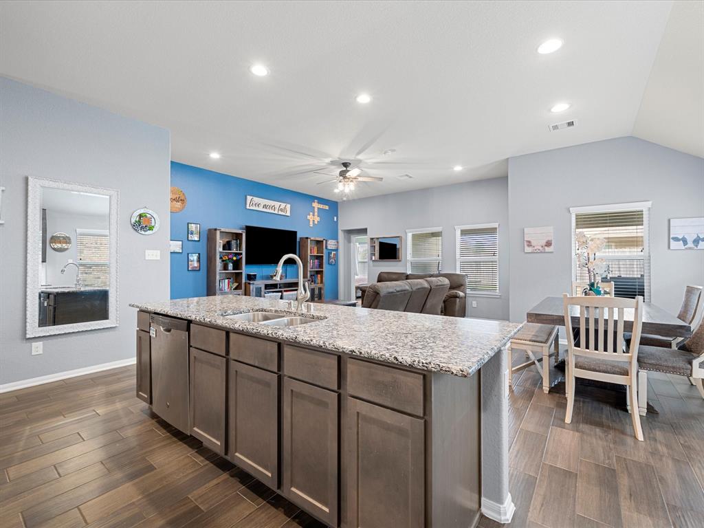 3103 Soaring Pines Trail, Conroe, Texas image 8