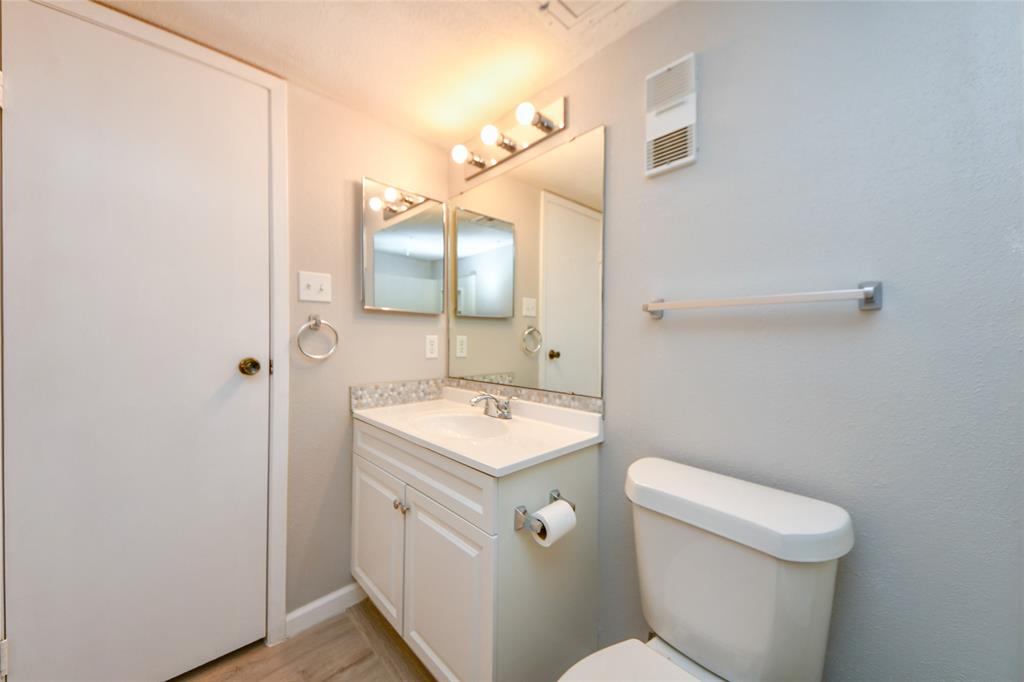 12905 Woodforest Boulevard #202, Houston, Texas image 28
