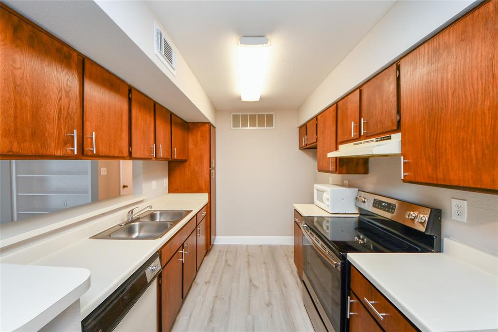 12905 Woodforest Boulevard #202, Houston, Texas image 13