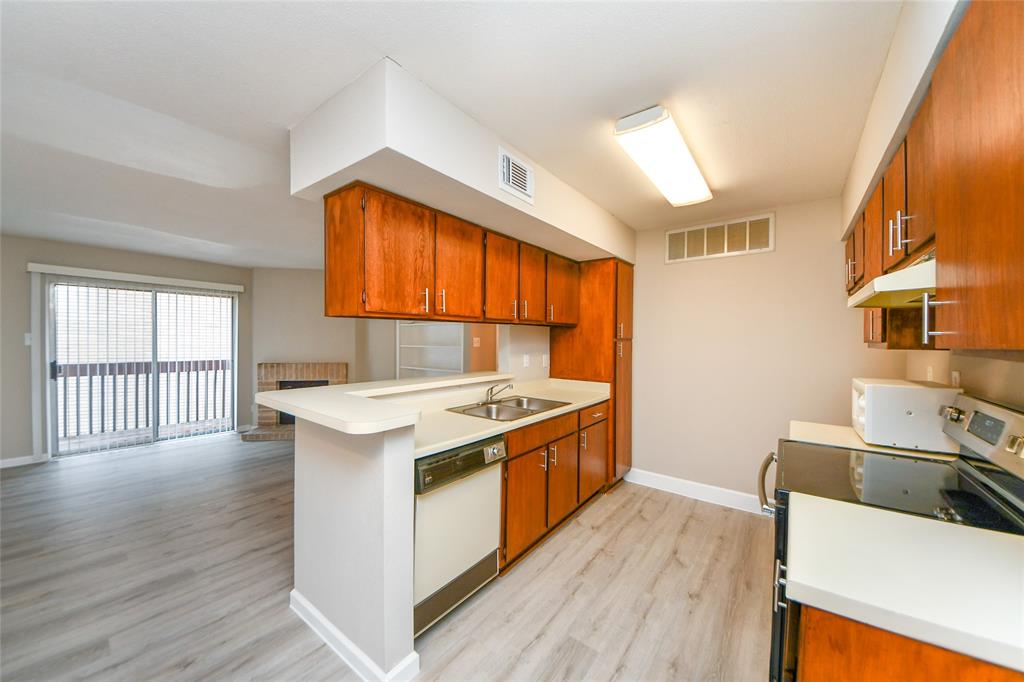 12905 Woodforest Boulevard #202, Houston, Texas image 16