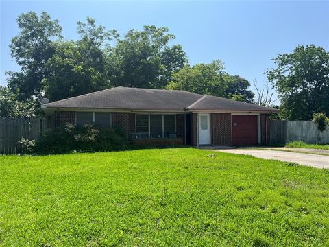 Single Family Residence in La Porte TX 410 Iowa Street.jpg