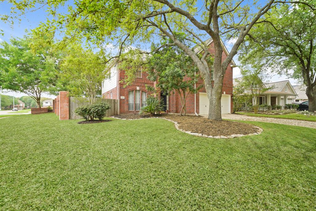 718 Presley Way, Sugar Land, Texas image 3