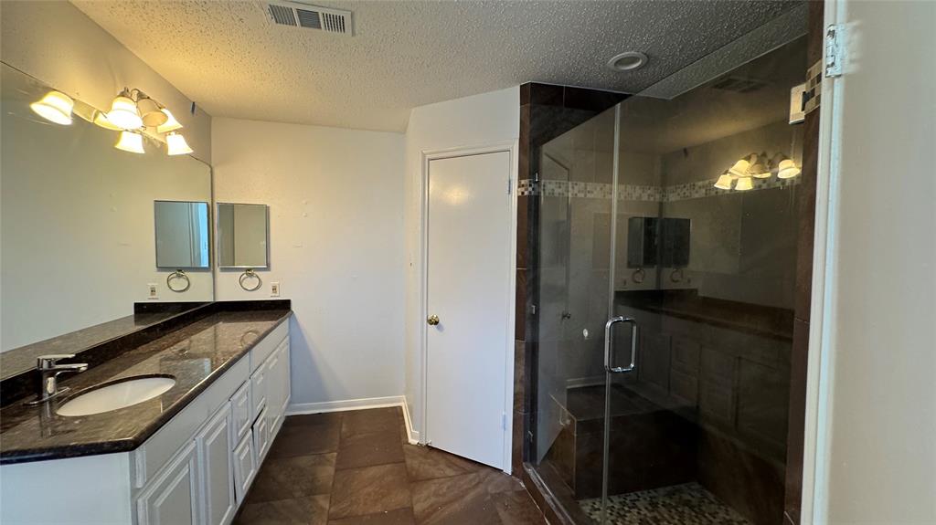 519 Oakdale Drive, Stafford, Texas image 18