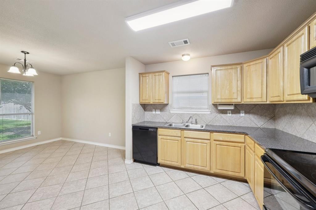 6050 Westchase Loop, Lumberton, Texas image 11