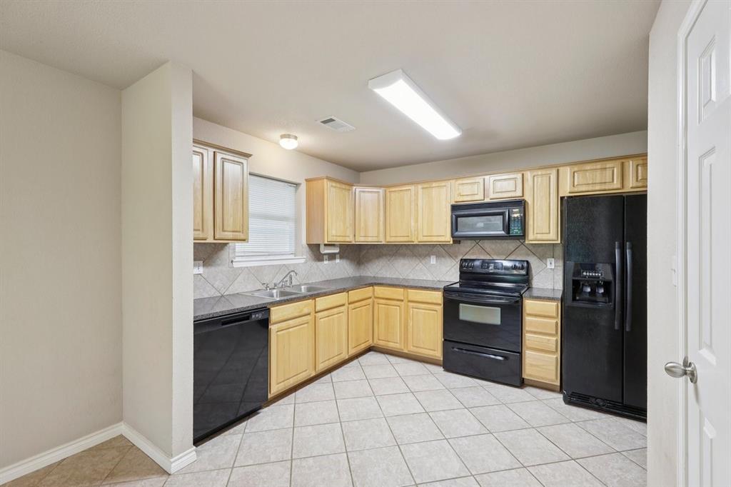 6050 Westchase Loop, Lumberton, Texas image 12