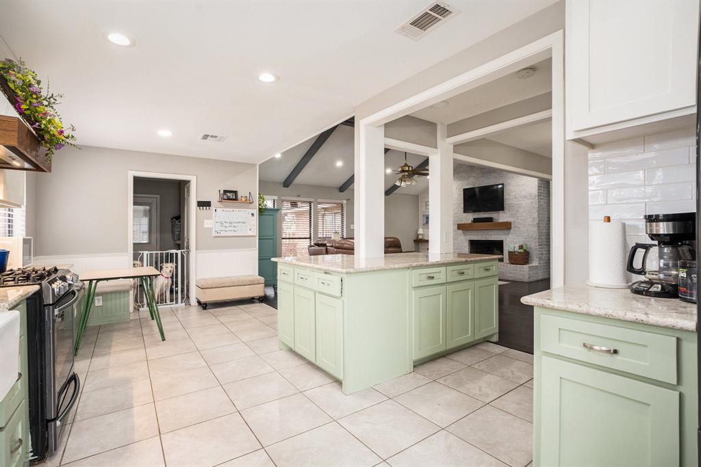 610 Renaldo Street, Dickinson, Texas image 14