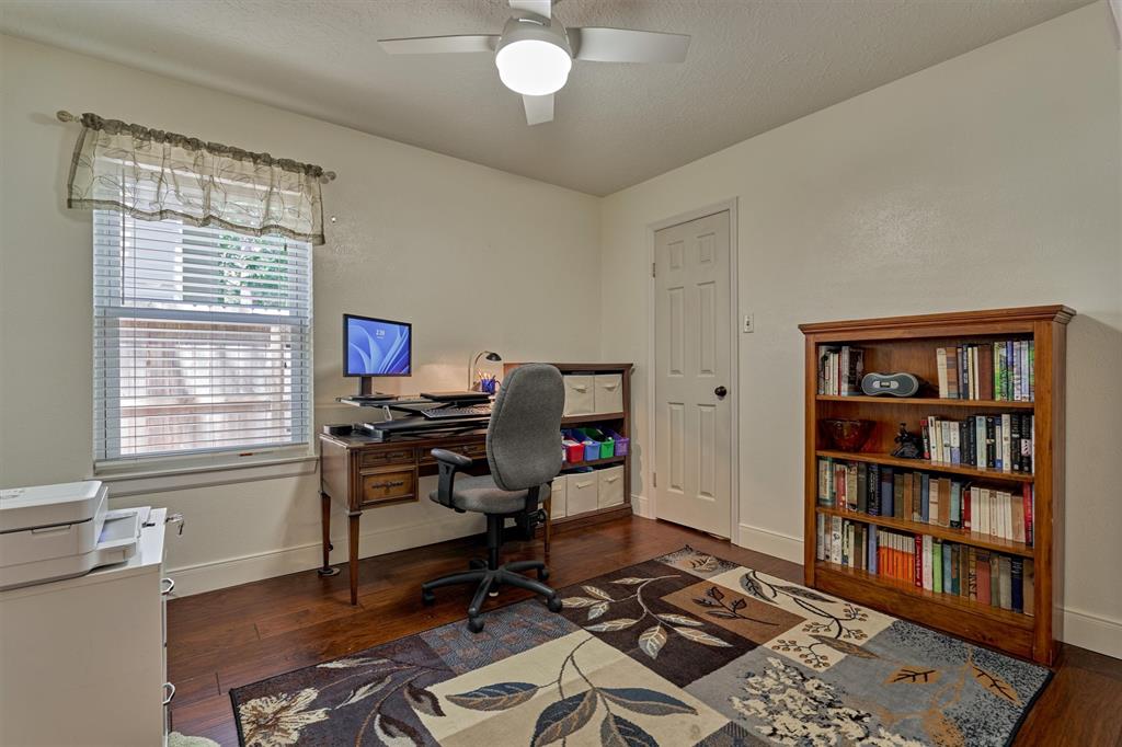 147 E Pathfinders Circle, The Woodlands, Texas image 34