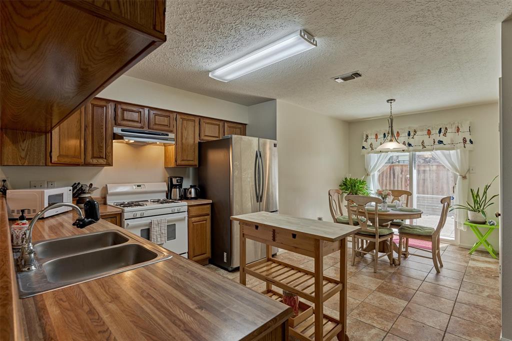 147 E Pathfinders Circle, The Woodlands, Texas image 19
