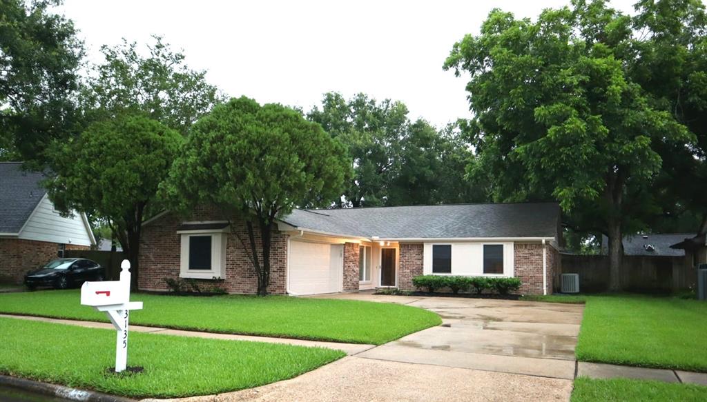3135 Apple Dr Drive