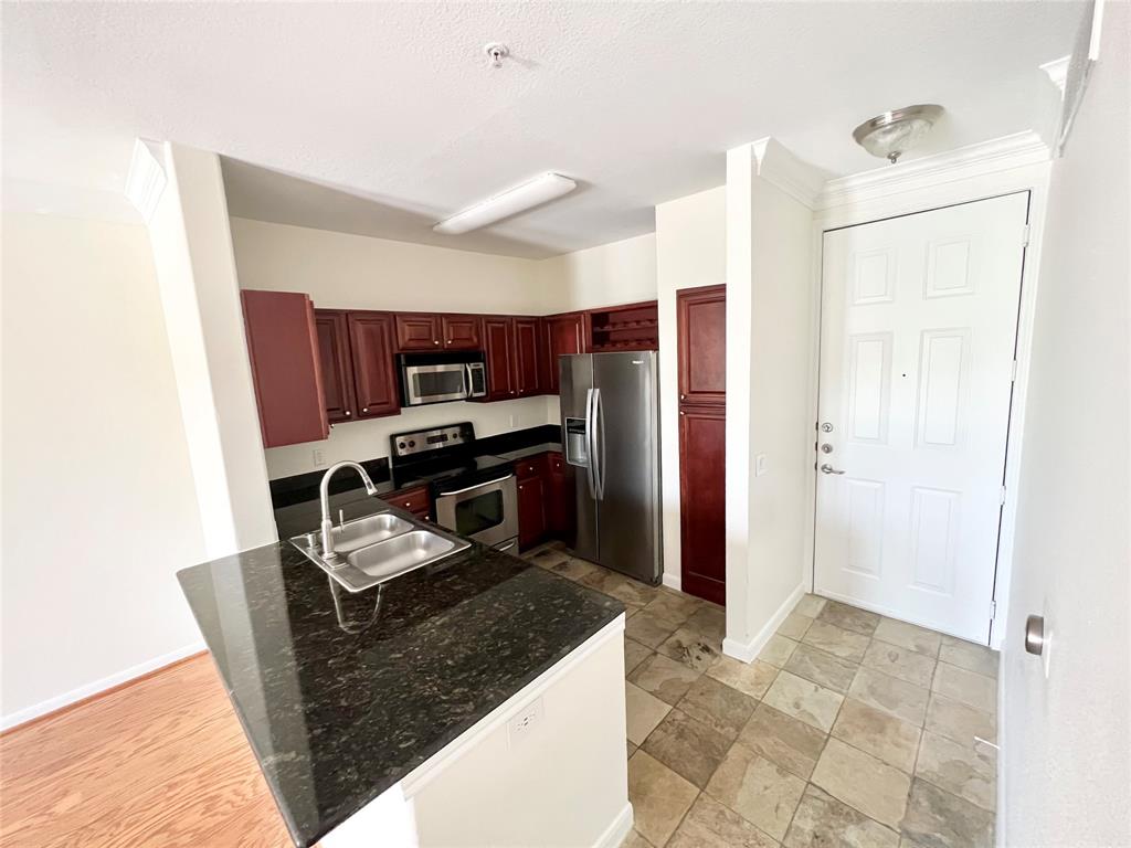 7575 Kirby Drive 1203