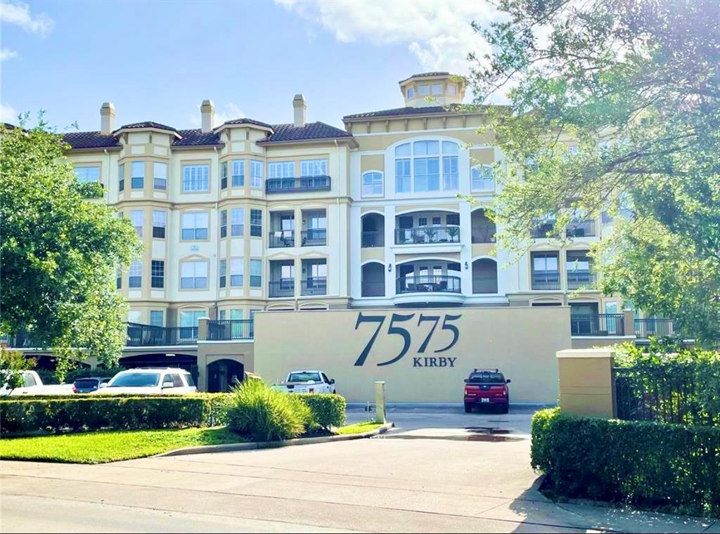7575 Kirby Drive 1203