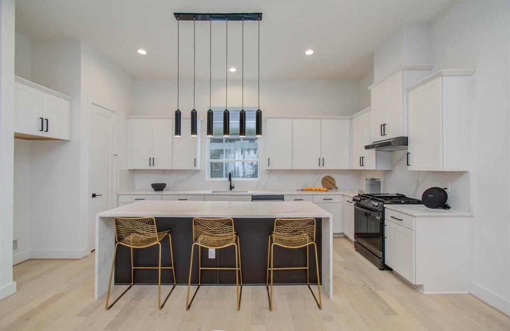 1109 Ennis Street, Houston, Texas image 22