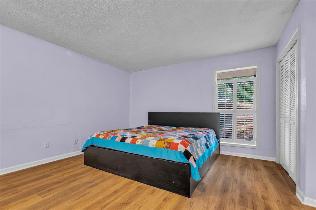 9 Lakeview Manor