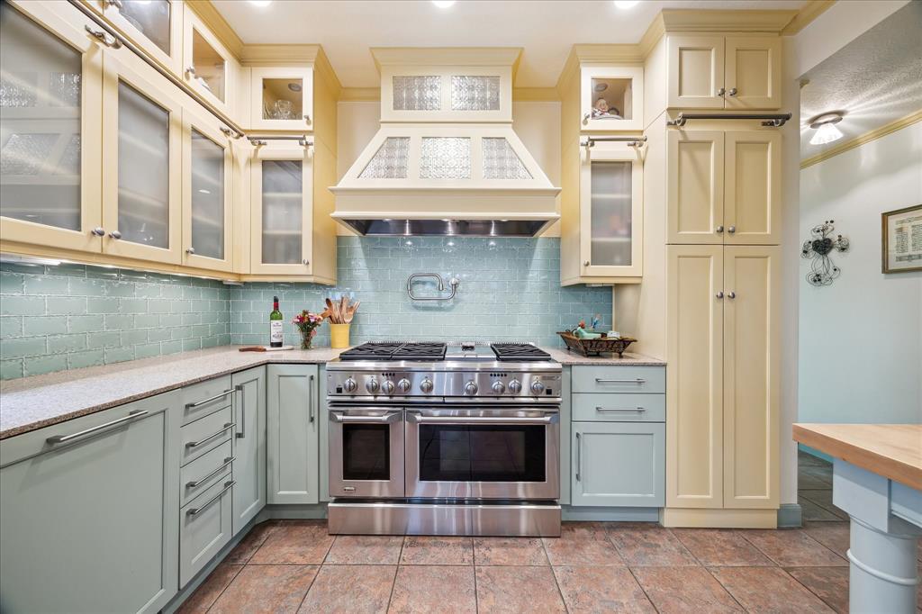 210 Victoria Way Way, Friendswood, Texas image 23