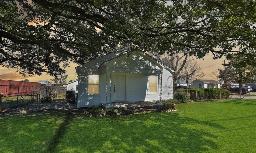 14742 Hempstead Road