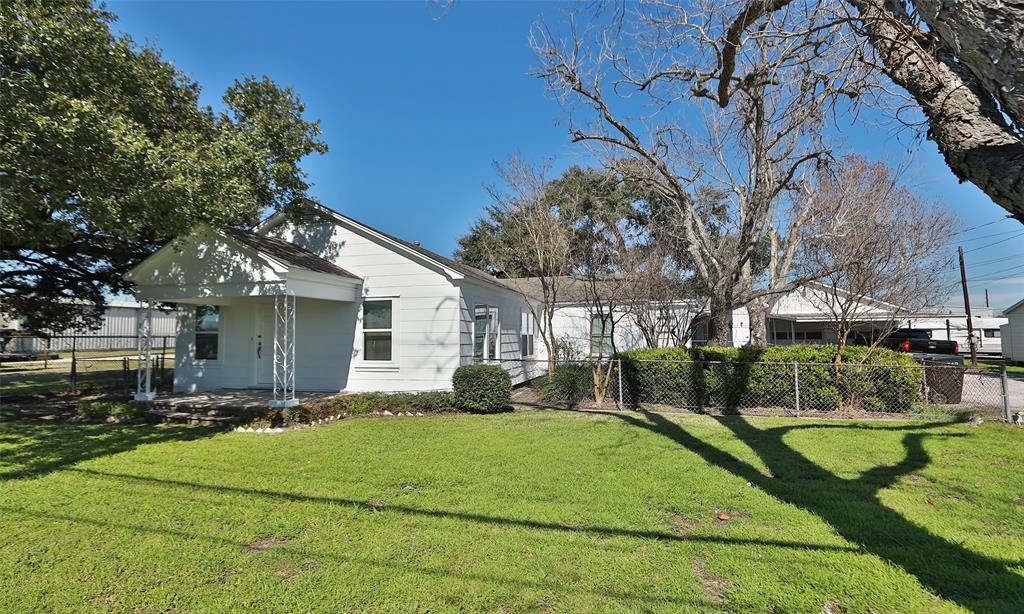 14742 Hempstead Road