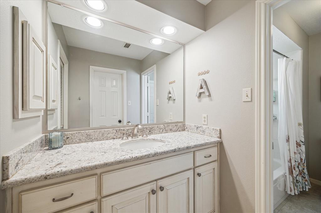 1426 Stone Trail Drive, Sugar Land, Texas image 28