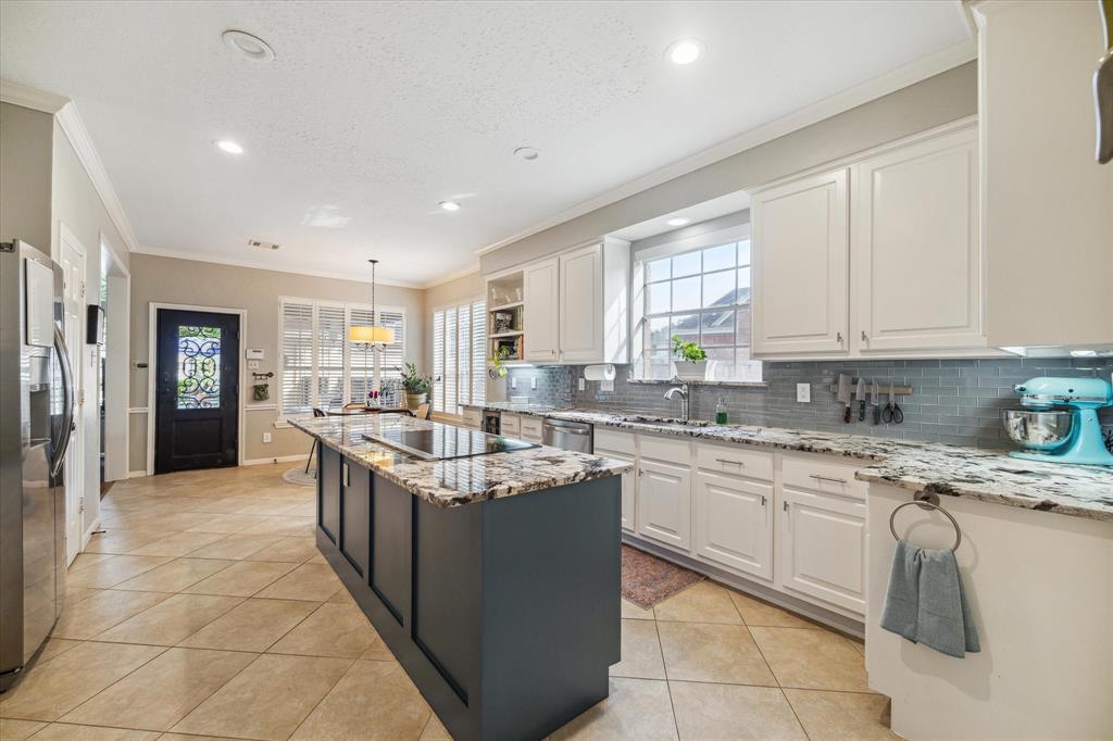 1426 Stone Trail Drive, Sugar Land, Texas image 9