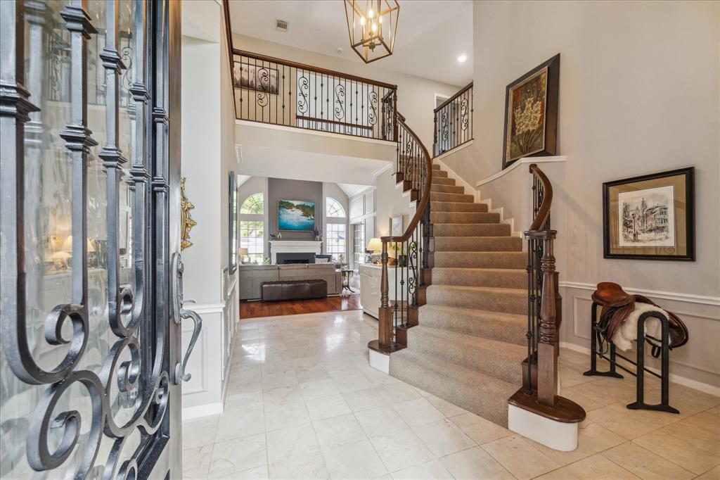 1426 Stone Trail Drive, Sugar Land, Texas image 4