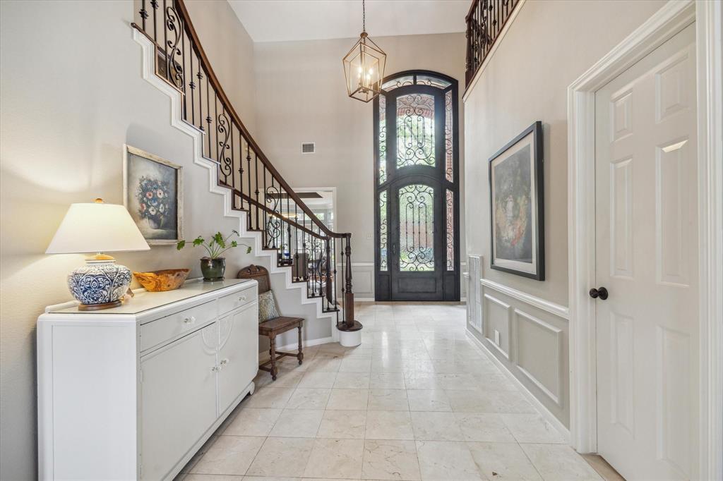 1426 Stone Trail Drive, Sugar Land, Texas image 3