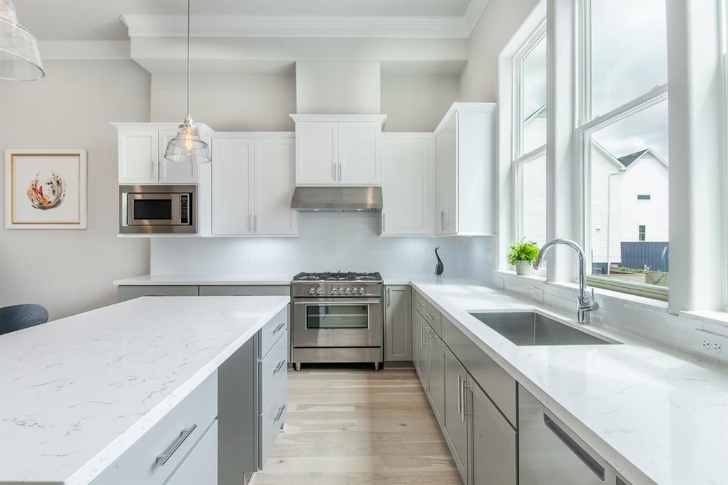 5302 S Capitol