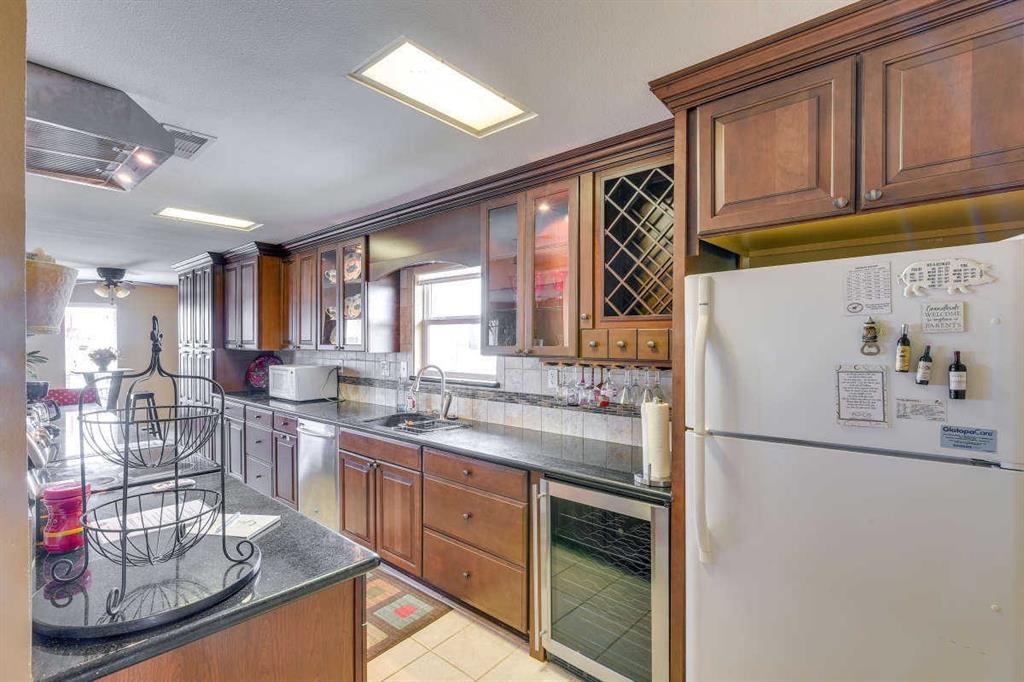517 Swordfish Lane, Freeport, Texas image 6