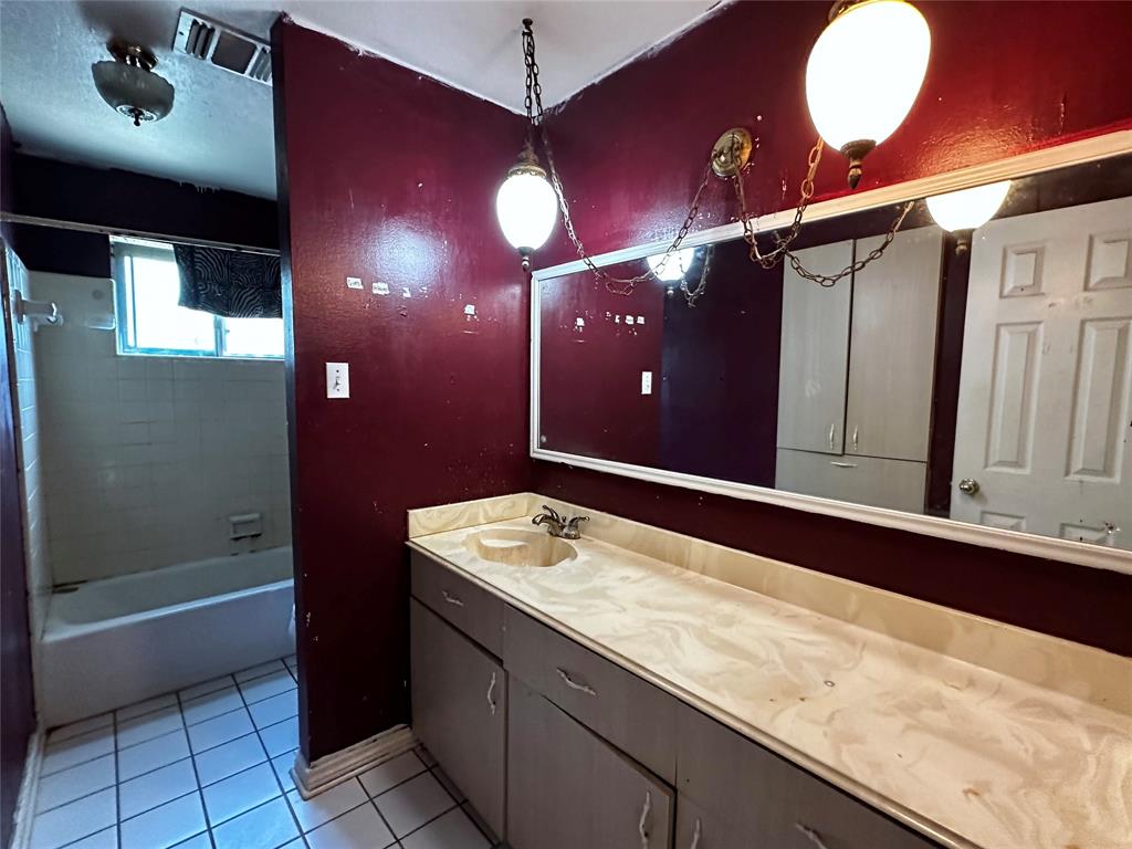 2414 Pickerton Drive, Deer Park, Texas image 19