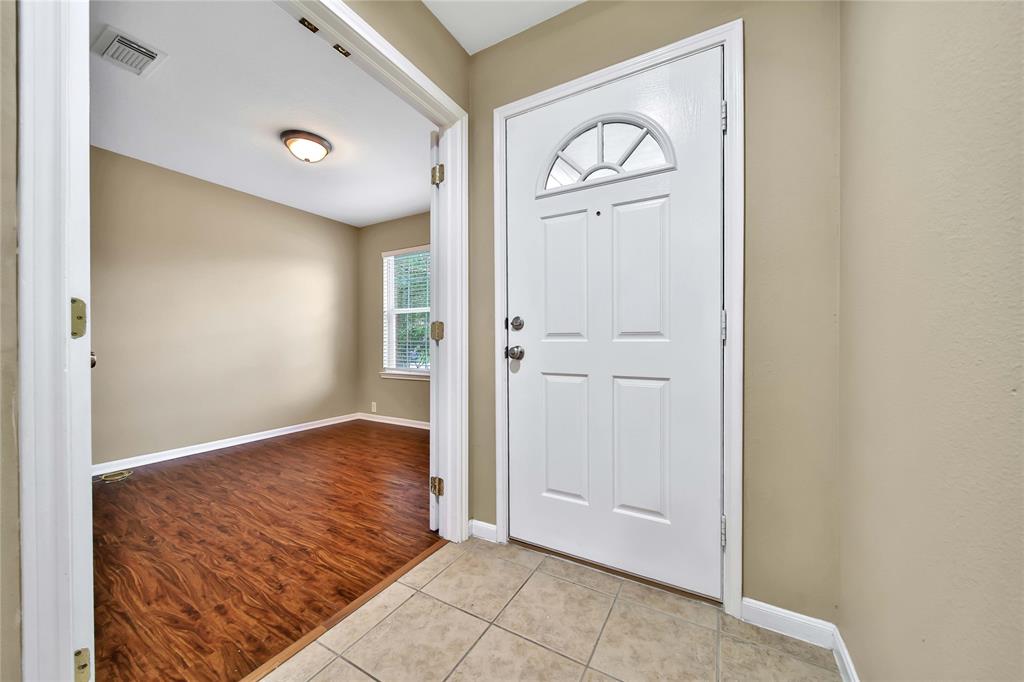 2714 Woodspring Forest Drive, Kingwood, Texas image 4