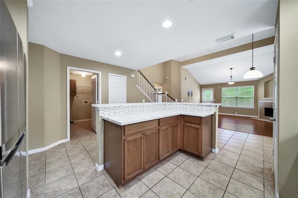 2714 Woodspring Forest Drive, Kingwood, Texas image 6