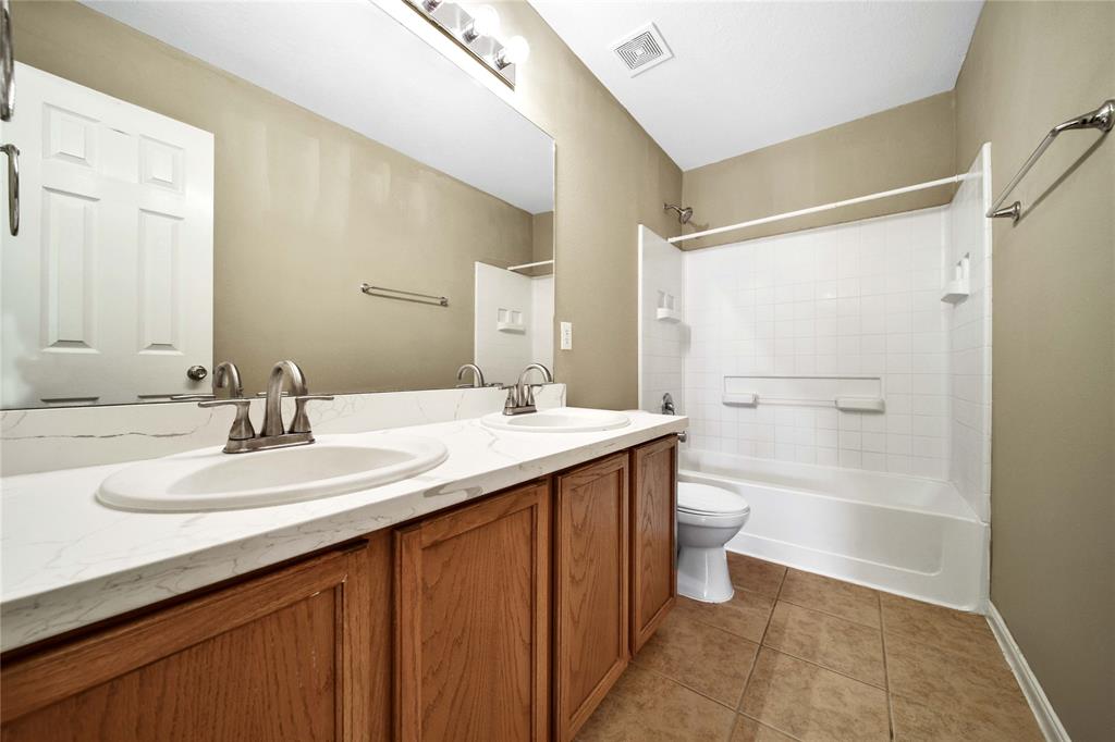 2714 Woodspring Forest Drive, Kingwood, Texas image 33