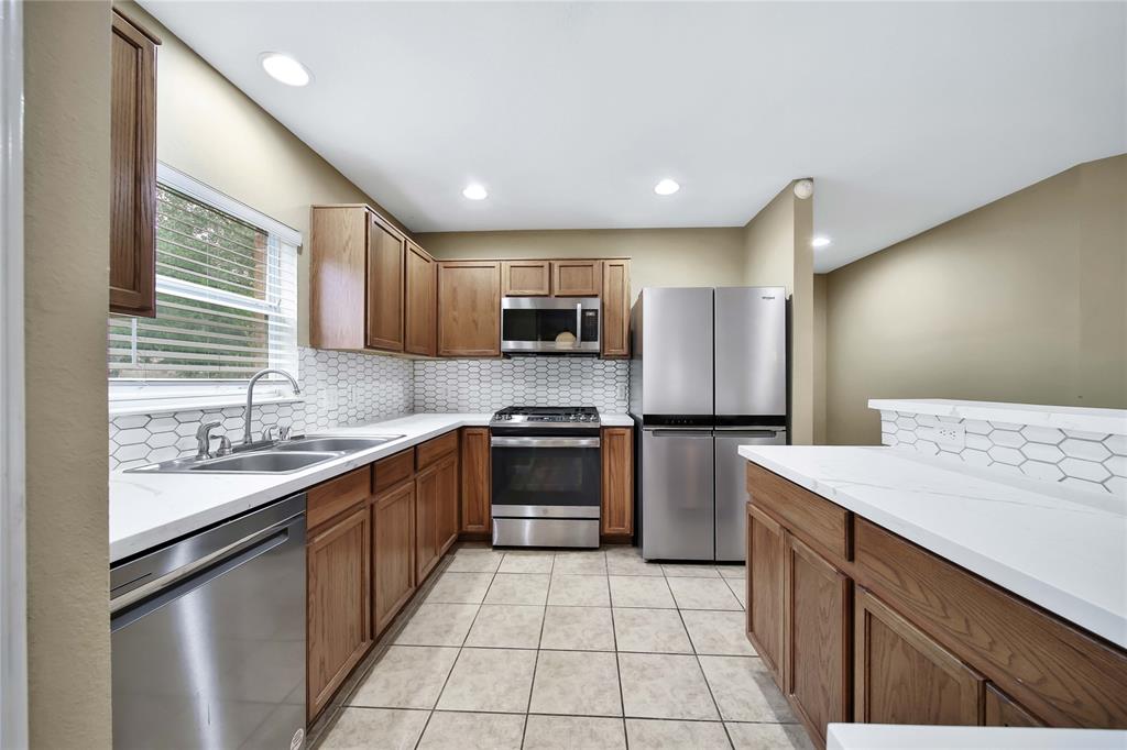 2714 Woodspring Forest Drive, Kingwood, Texas image 5