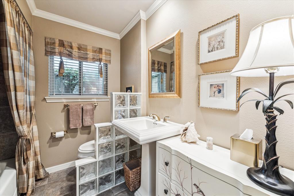 10607 Riverview Drive, Houston, Texas image 21