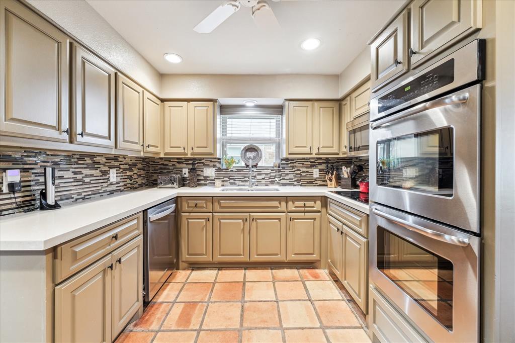 10607 Riverview Drive, Houston, Texas image 11