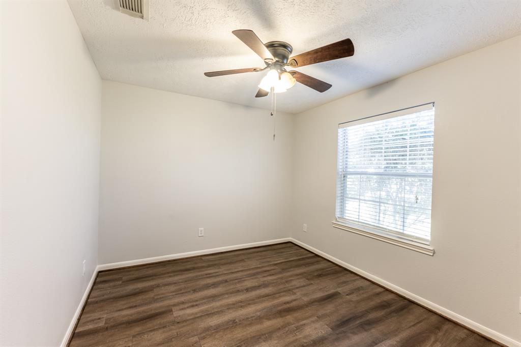 14089 Broken Arrow Drive, Willis, Texas image 12