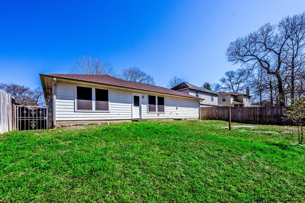 14089 Broken Arrow Drive, Willis, Texas image 16