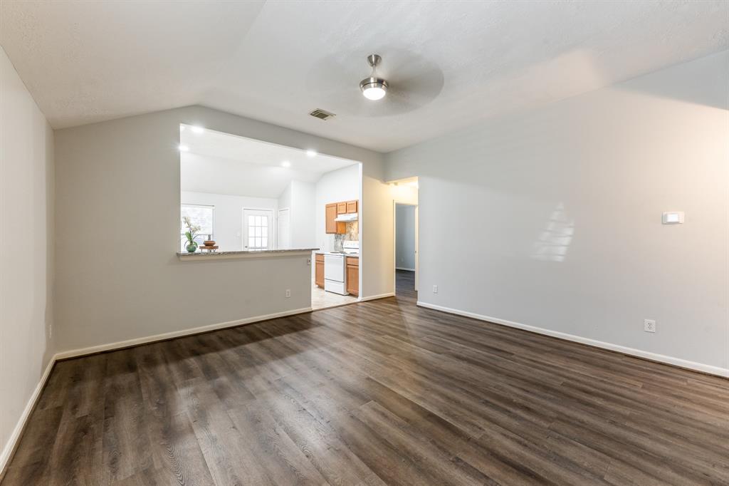 14089 Broken Arrow Drive, Willis, Texas image 6